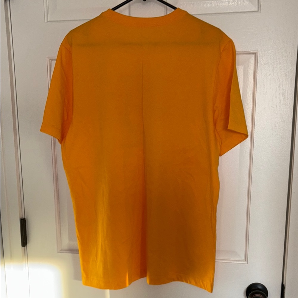 Nike Yellow Short Sleeve Tee with Graphic Design - Picture 4 of 4